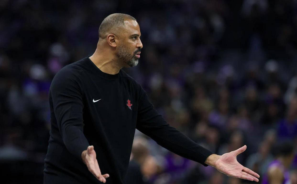 YABO- 排球夜战：塞外银狐队逆转辽东猎隼队，主帅临场妙招边后卫成为亮点