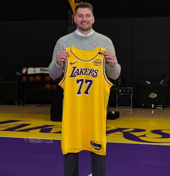 亚博体育-东契奇迎来十赛季高光表现，西班牙队球迷沸腾！的简单介绍